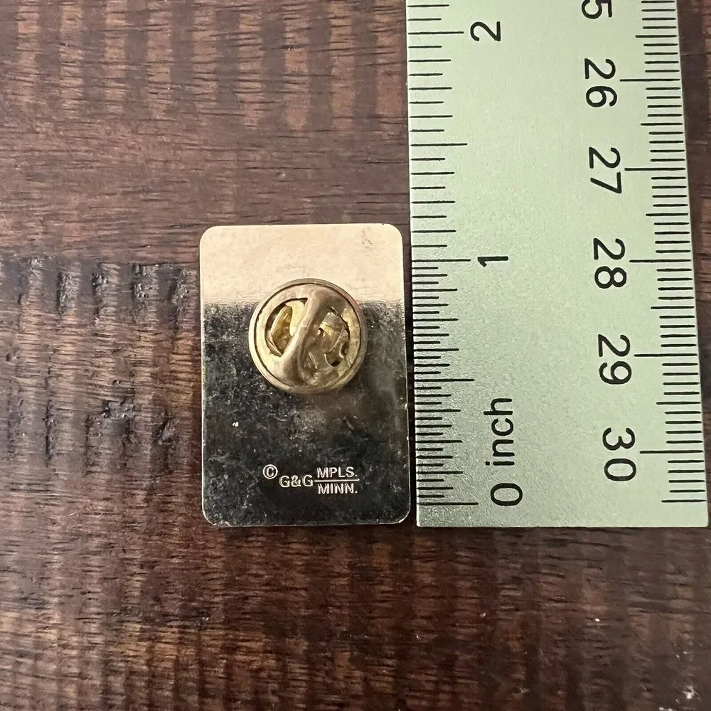 Vintage Minnesota Hat Lapel Vest Souvenir Pin (Fish,‎ Ski, Duck, Sail)
